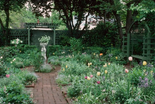 Home Garden - Flower Garden 1 (DS)