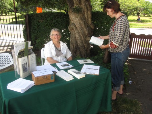 welcome table 8-8015